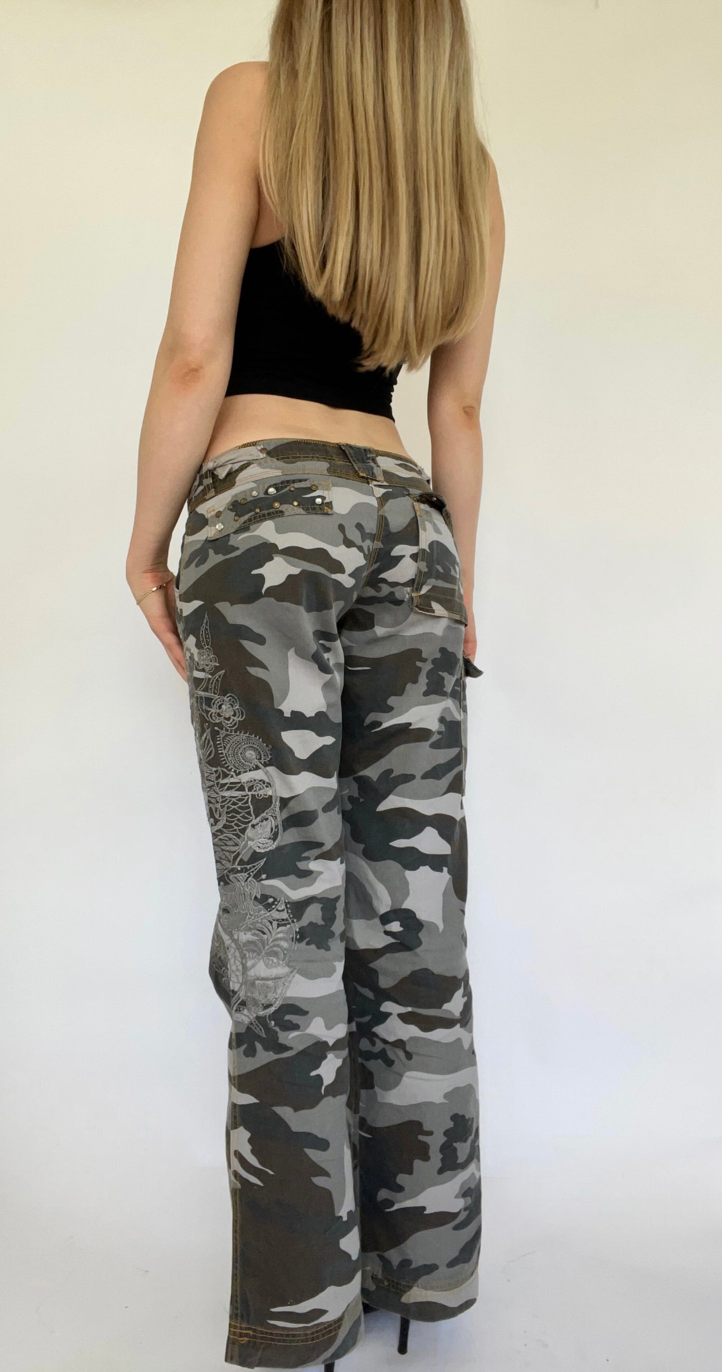 Insane Y2K low rise cargo pants by OXYGEN
