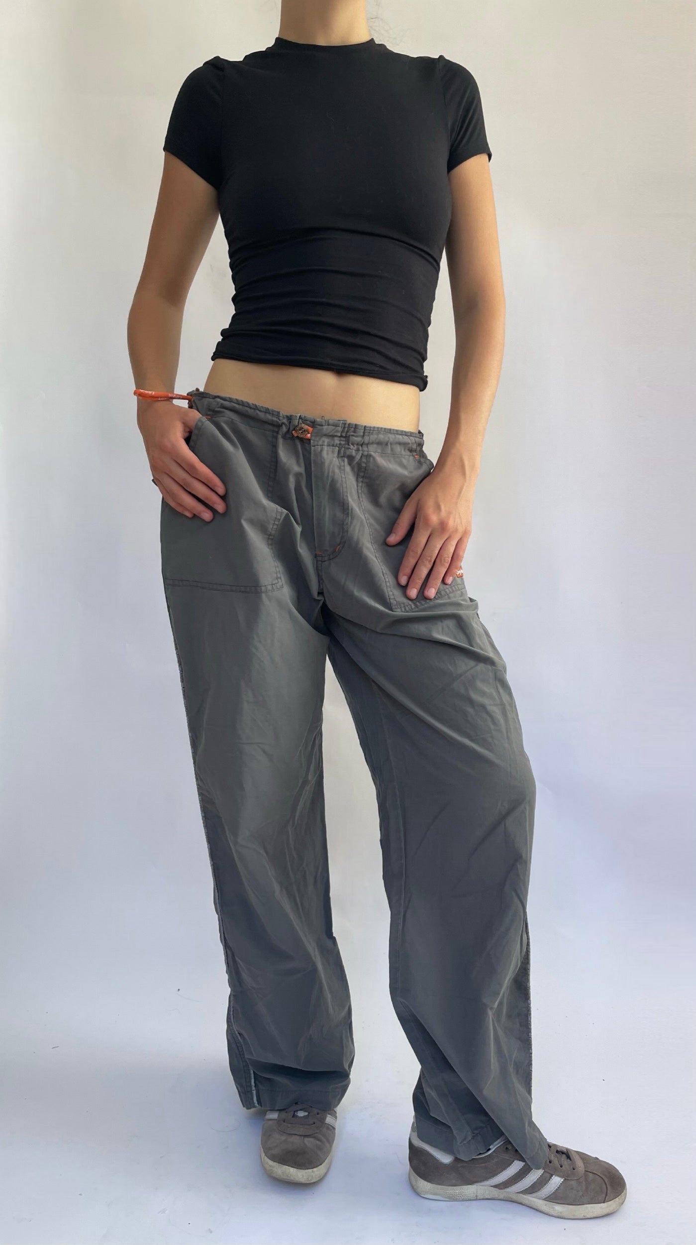 Y2k low rise parachute/cargo pants