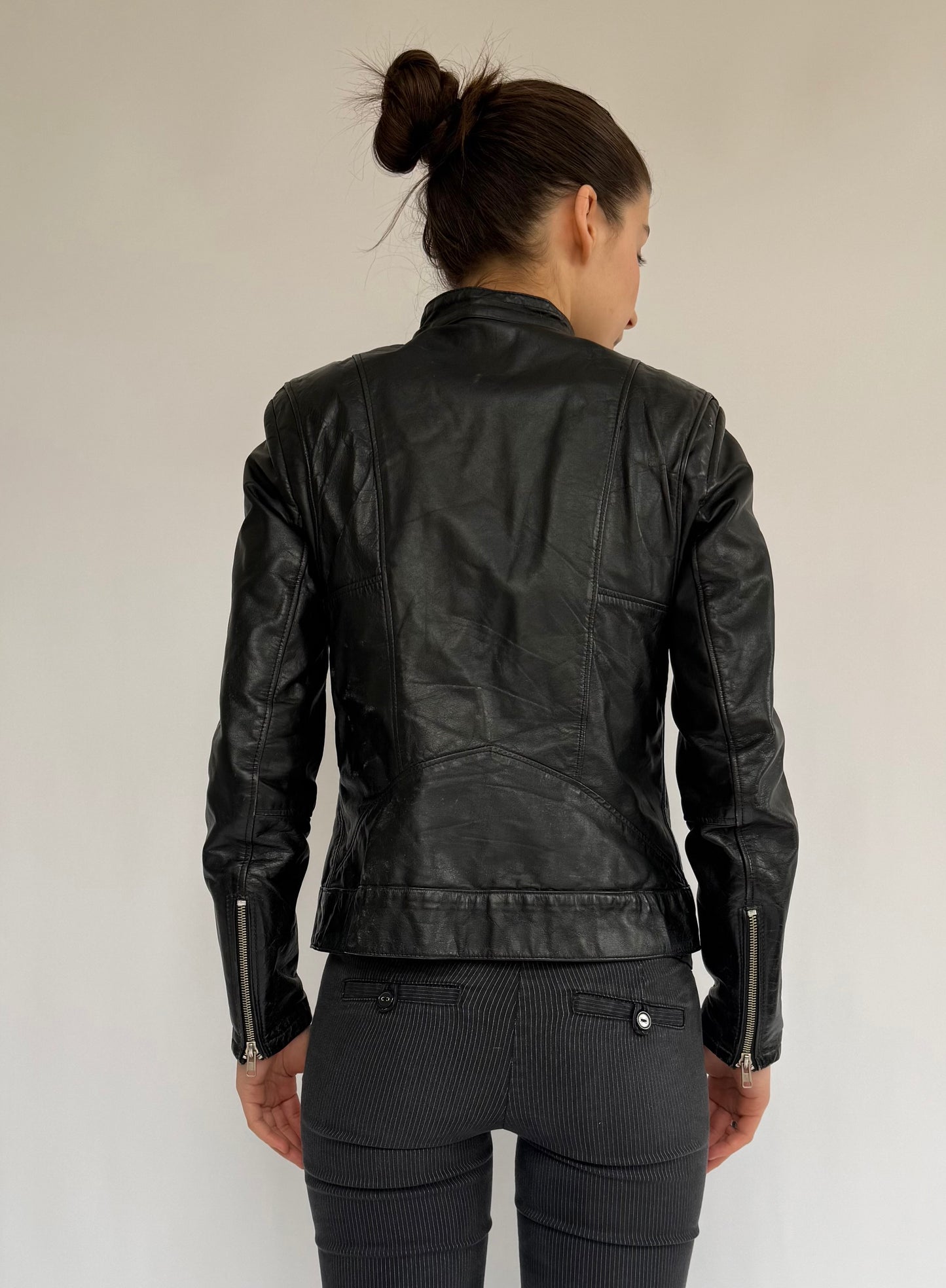 2000s leather zip up fitted jacket