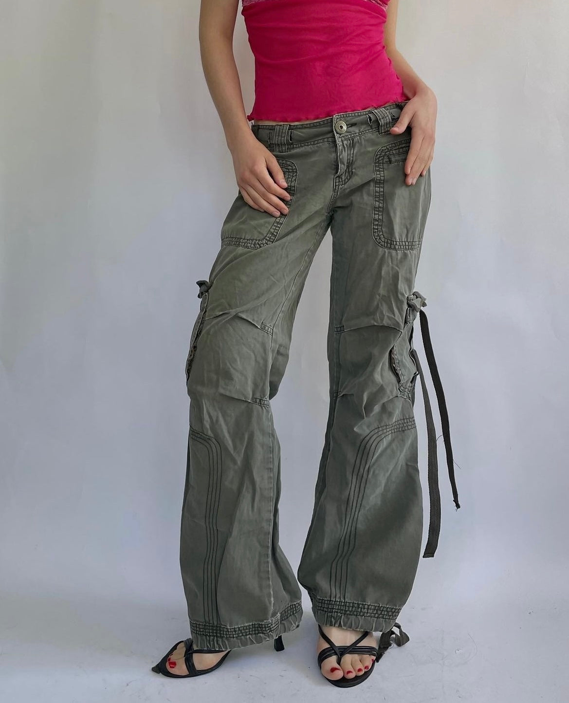 Y2K flaired low rise cargos pants