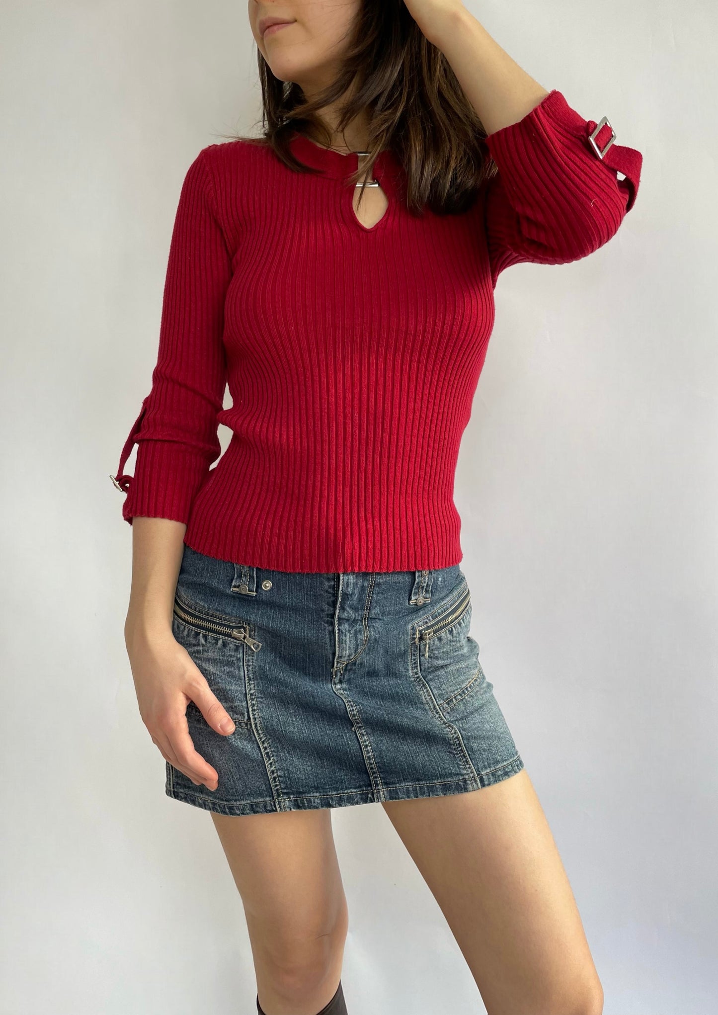 Early 2000s red quarter sleeve top