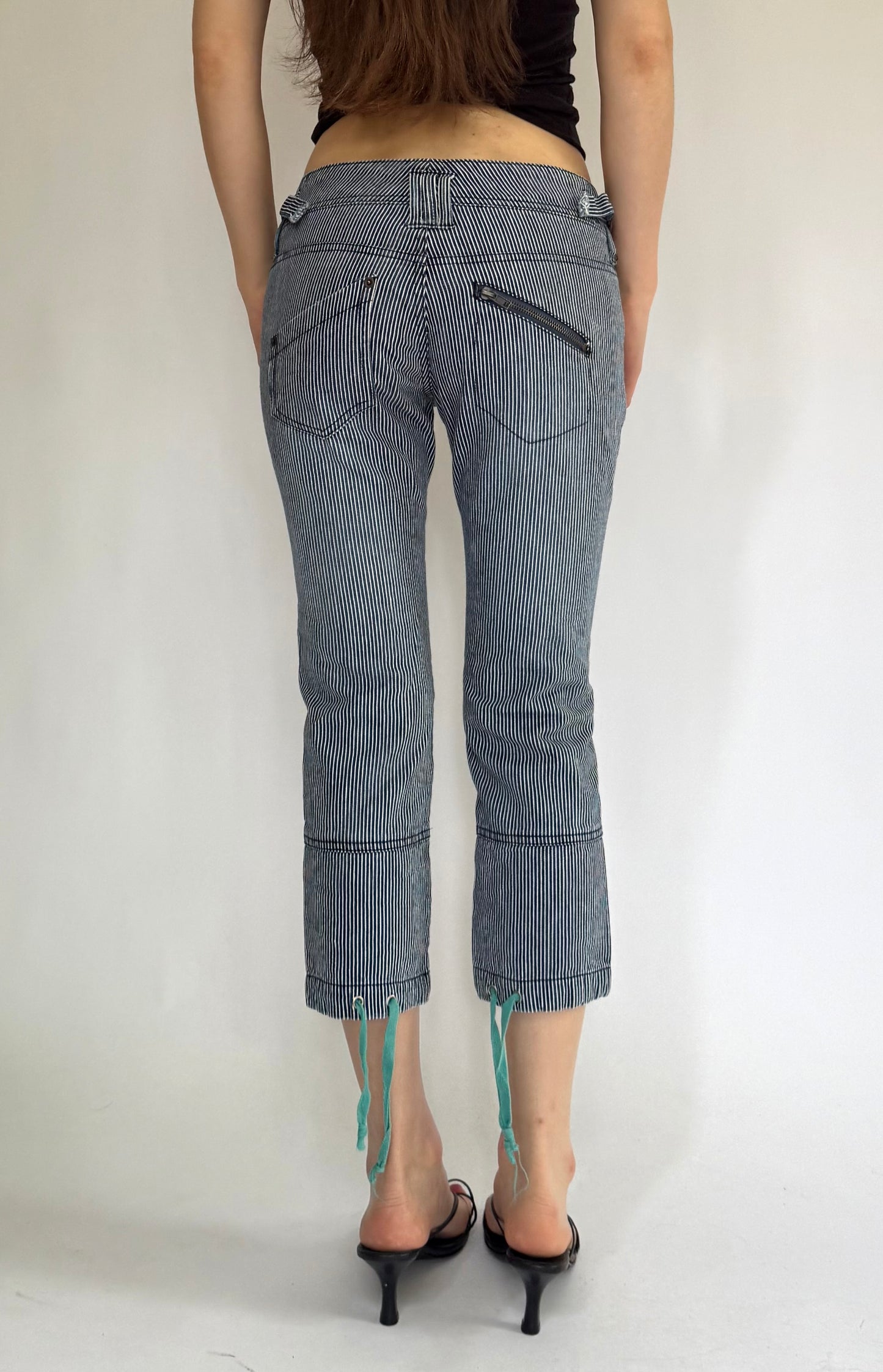 Y2K/2000s low rise pin-stripped capris