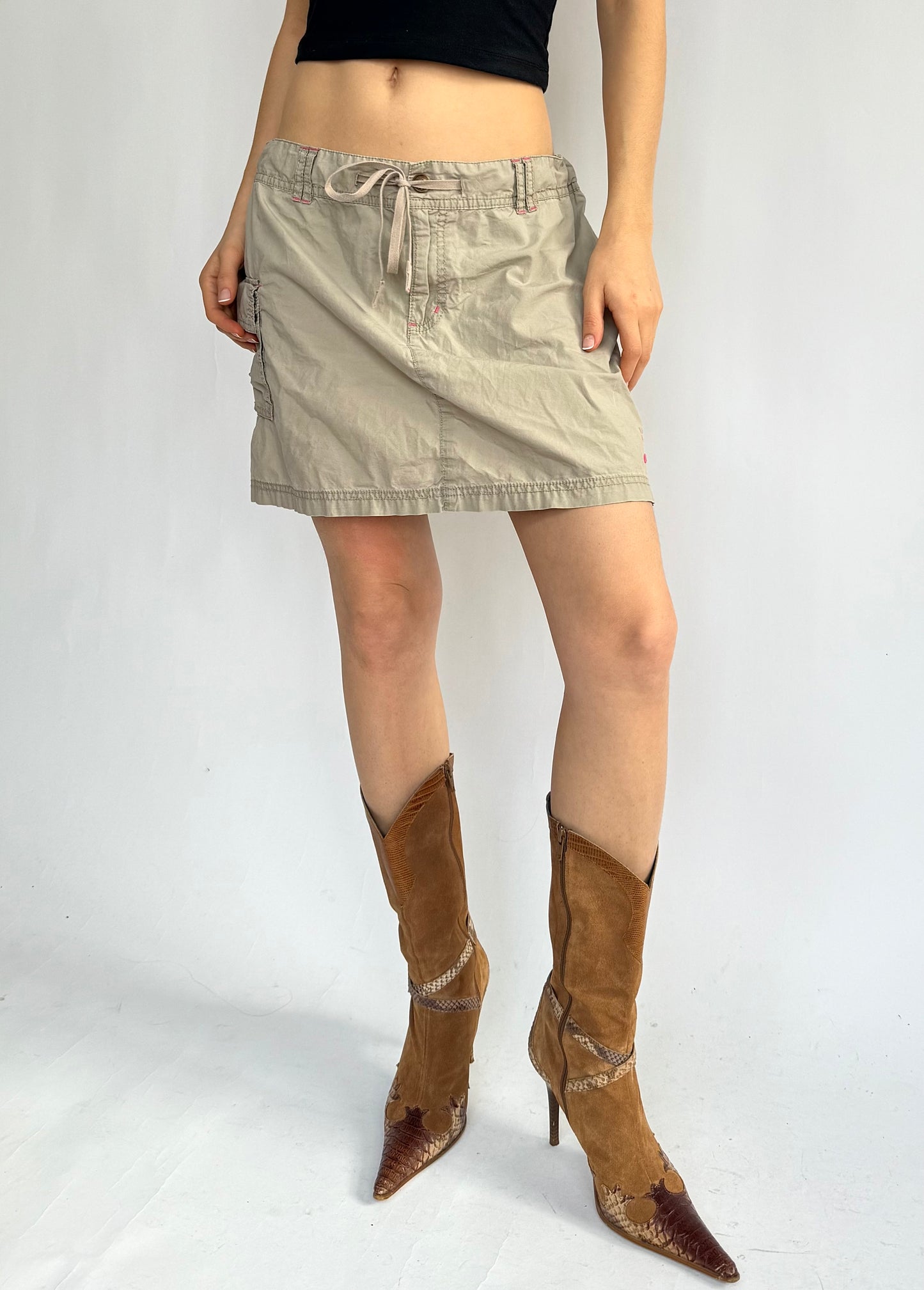 Y2k tan cargo mini skirt in size M