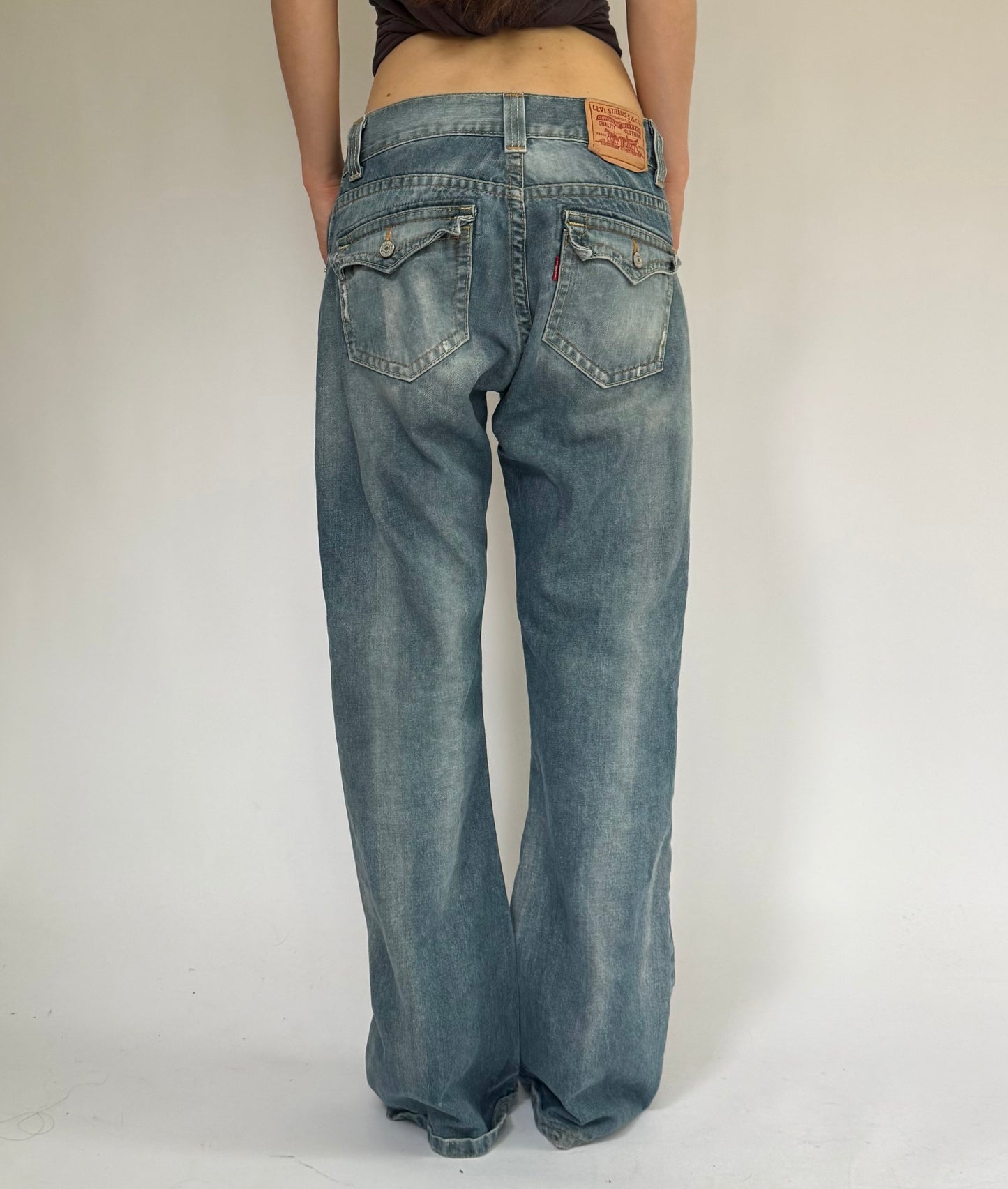 2010s LEVI’S low rise baggy trendy carpenter style pants