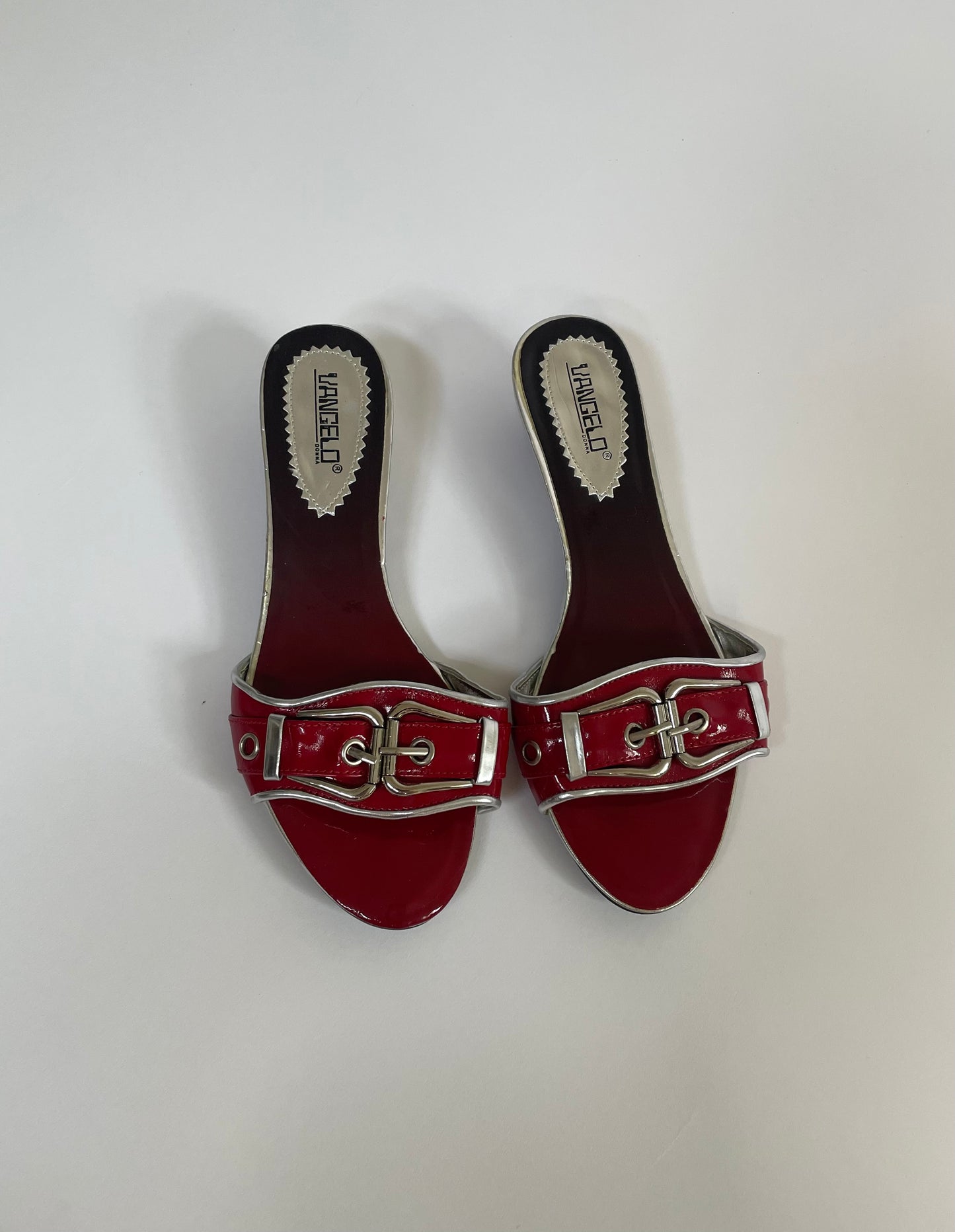 Rare 2000s buckle heeled shoes in size 7