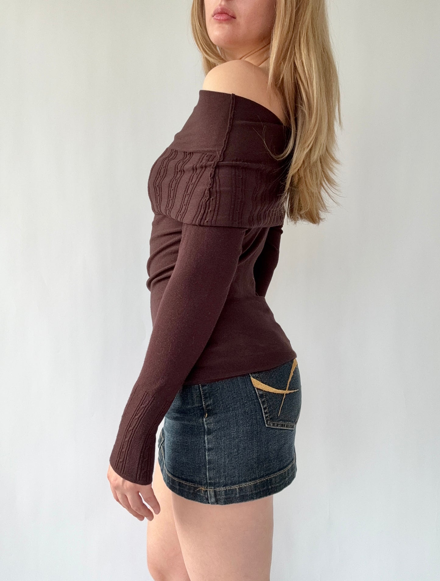 Y2k brown off the shoulder sweater