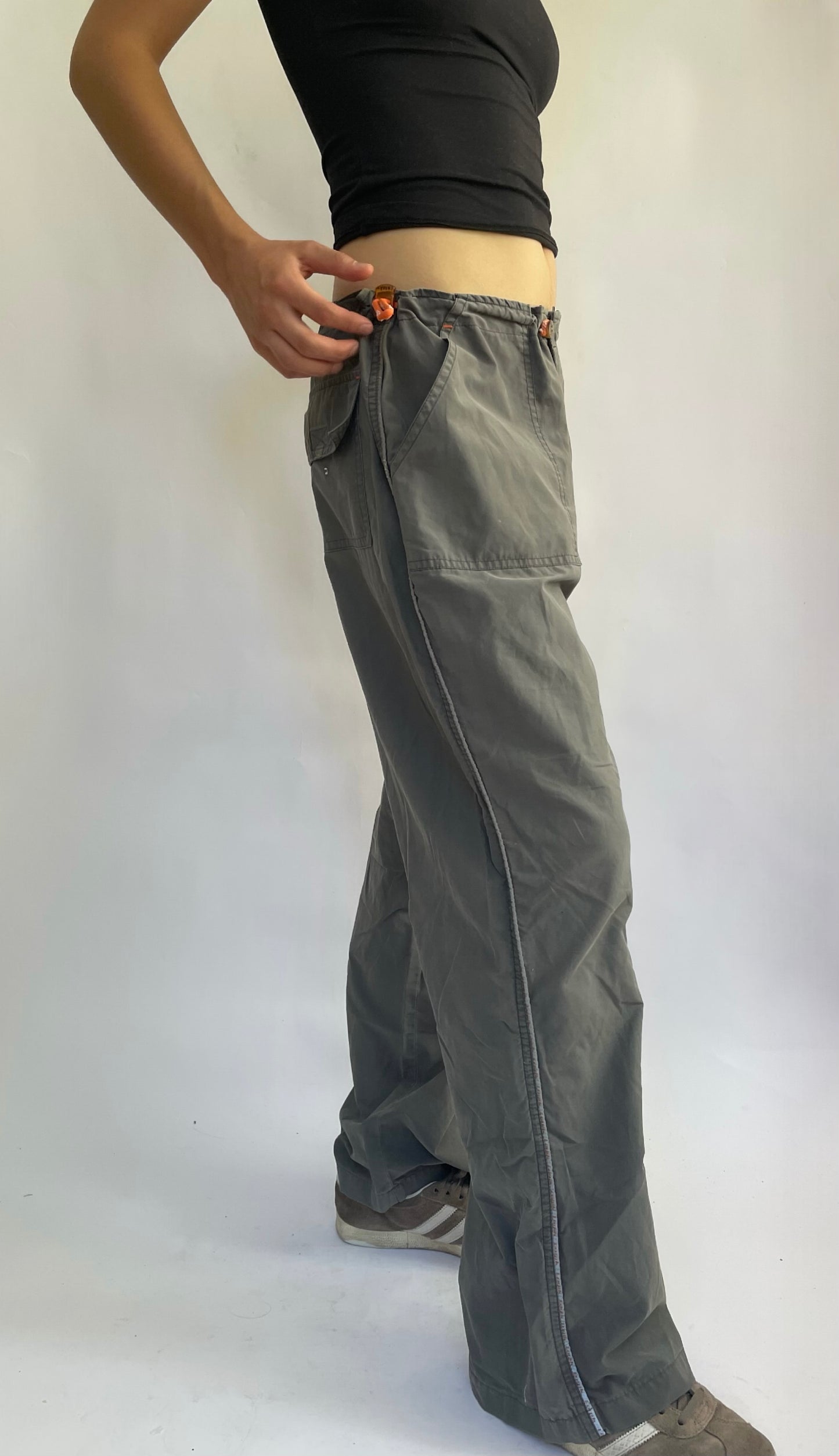 Y2k low rise parachute/cargo pants
