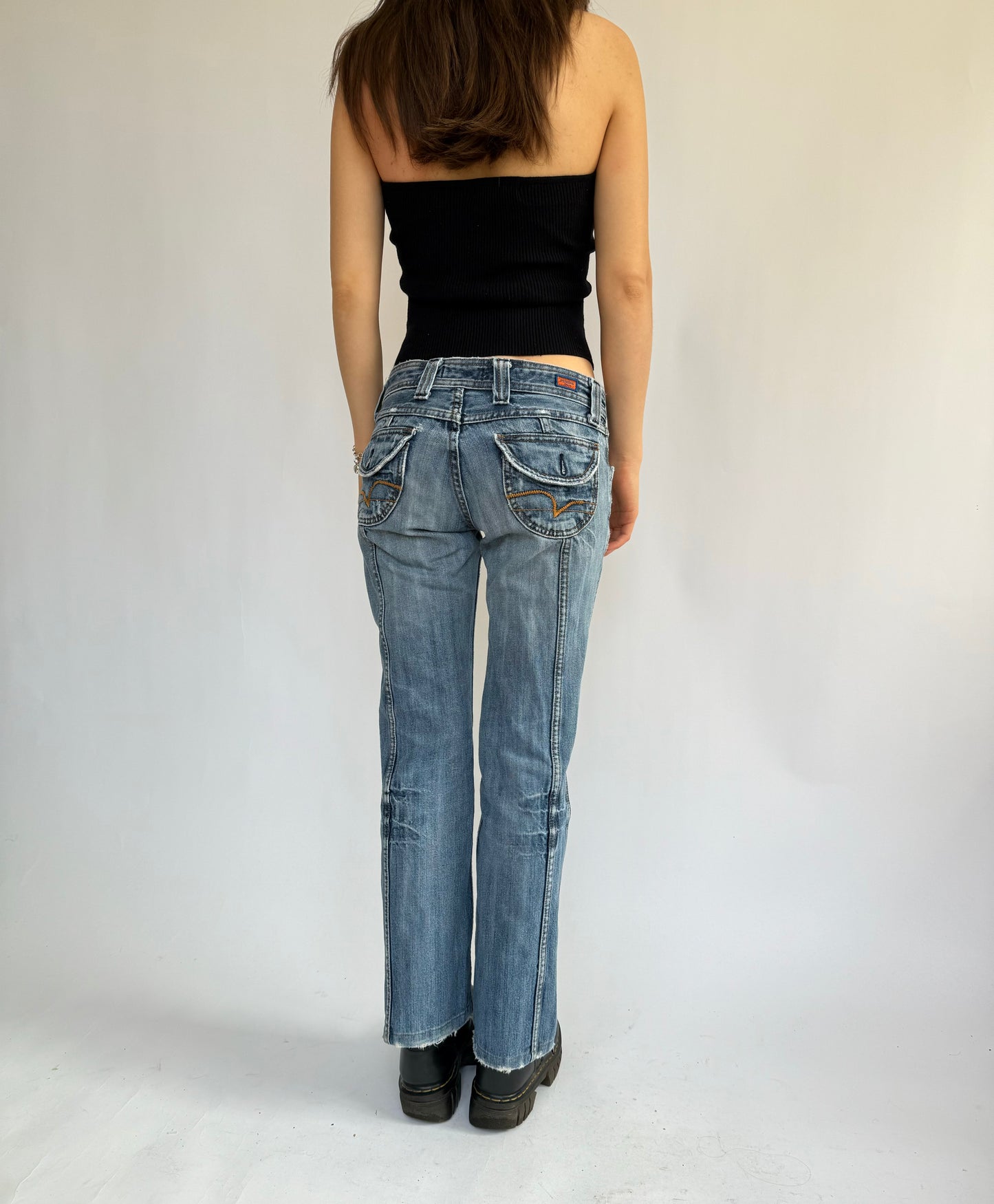 Iconic Y2K low rise jeans by pudding pants