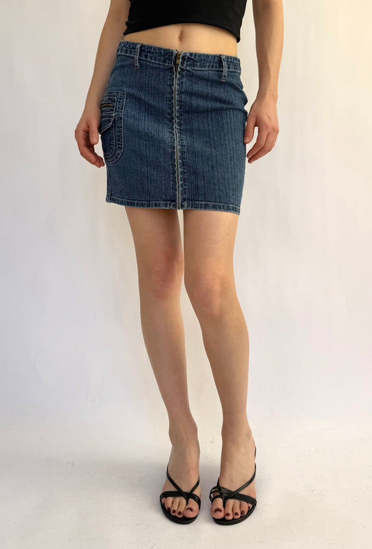 Y2K/2000’s low rise mini denim skirt by SEXSO