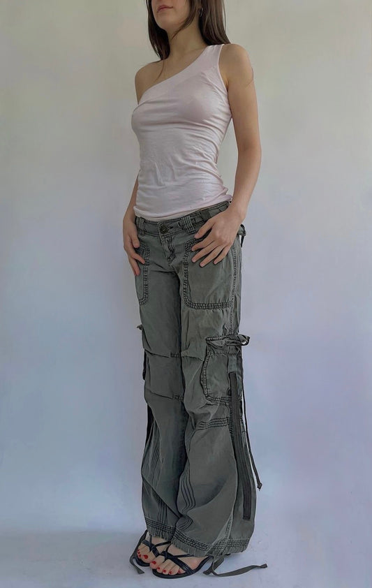 Y2K flaired low rise cargos pants