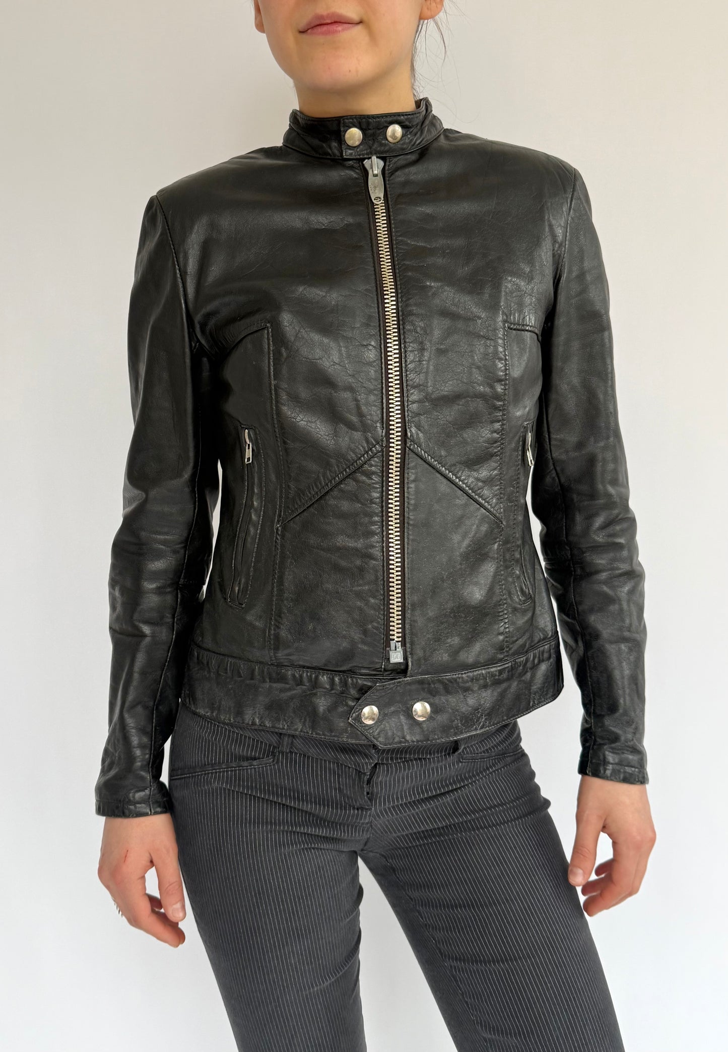 2000s leather zip up fitted jacket