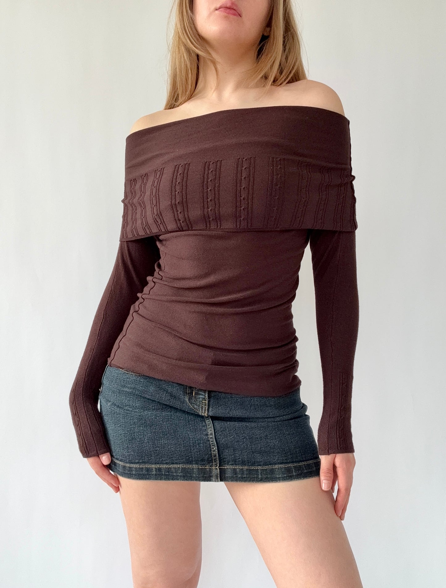 Y2k brown off the shoulder sweater