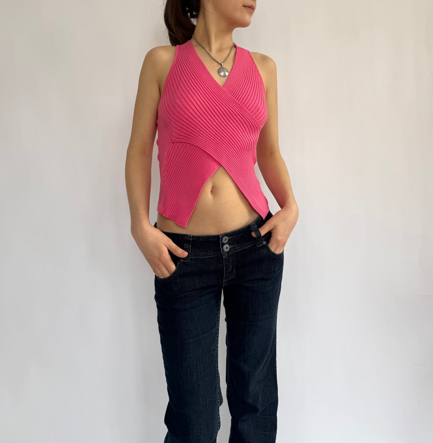 Y2k/2000s V-neck pink knit top