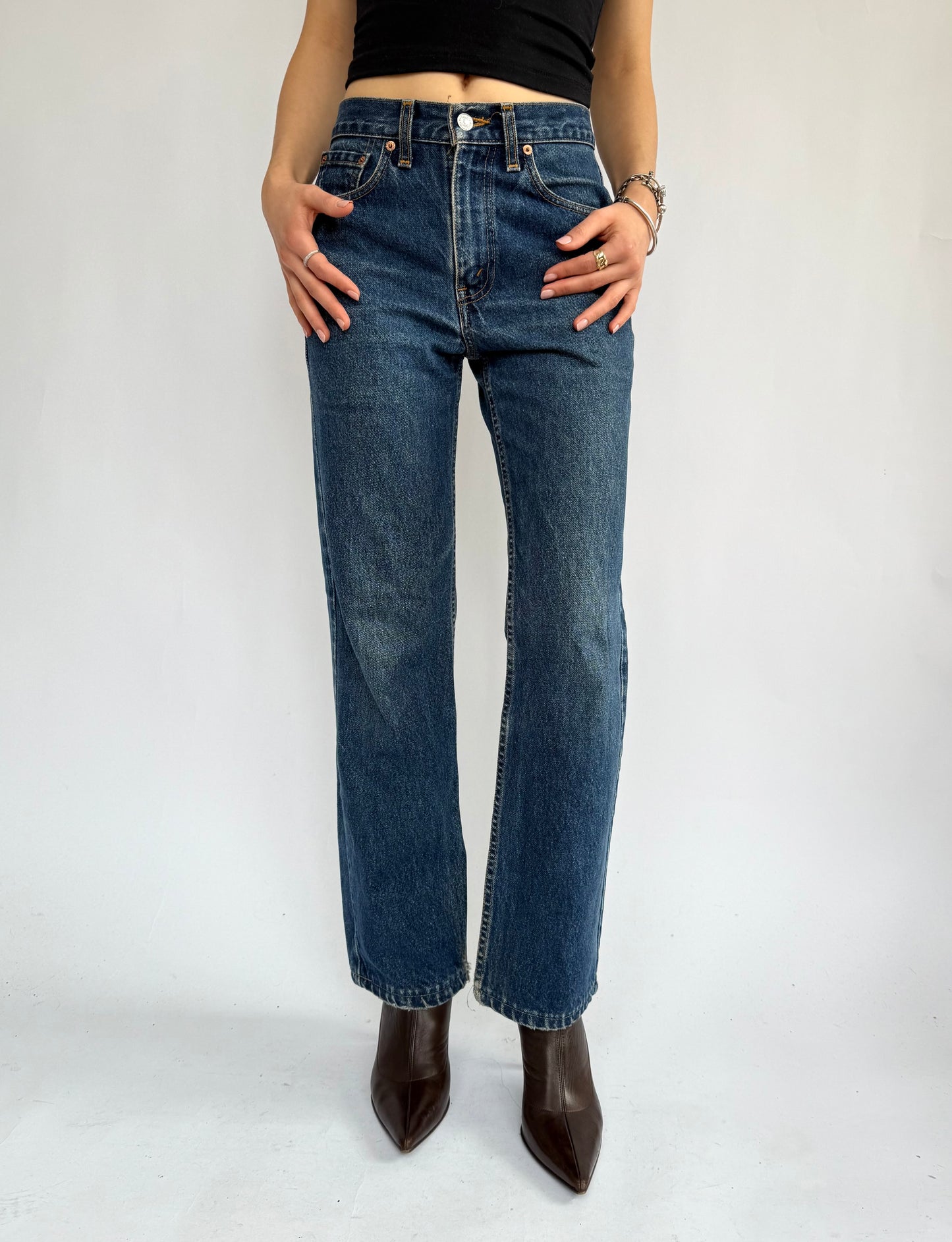 Vintage 90s LEVI’s straight leg jeans