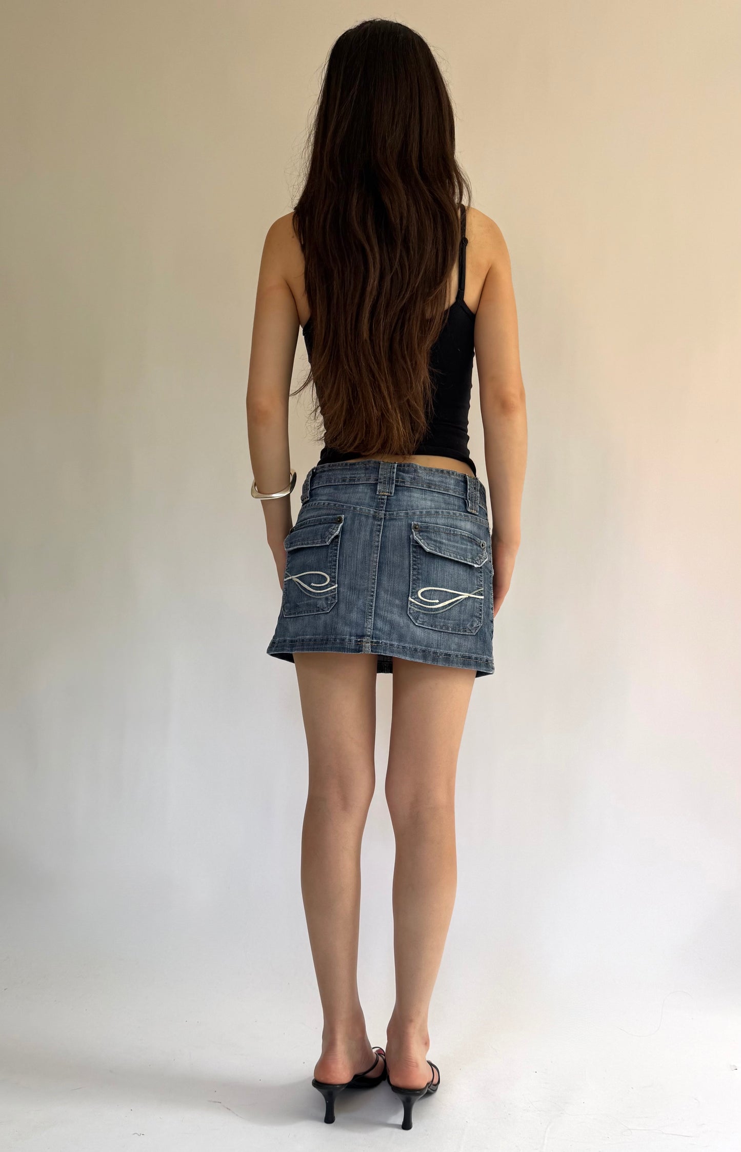 Y2K/2000s low rise mini denim skirt