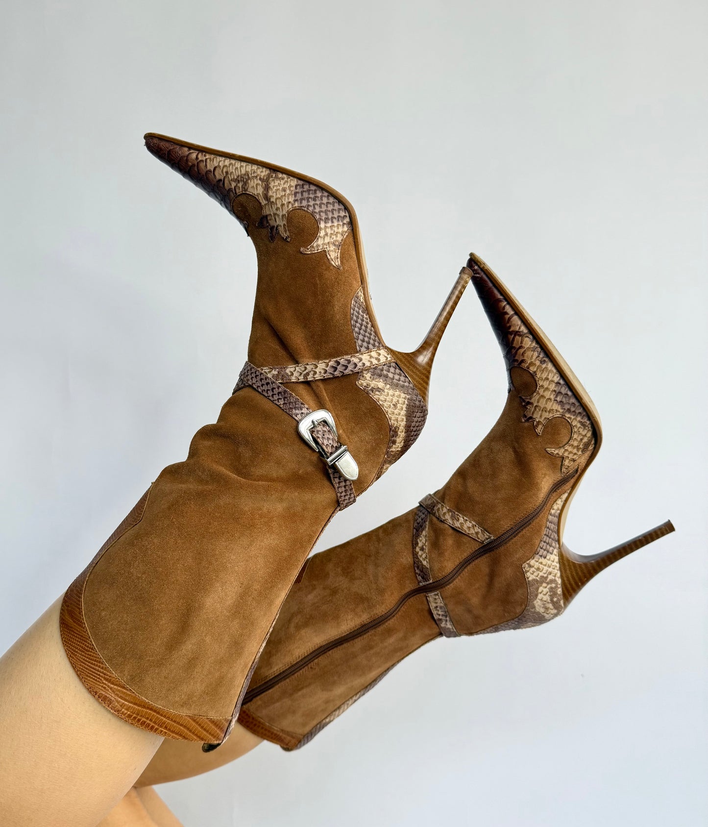 Iconic Y2K suede boots with snake print detaling in size 38 (7)