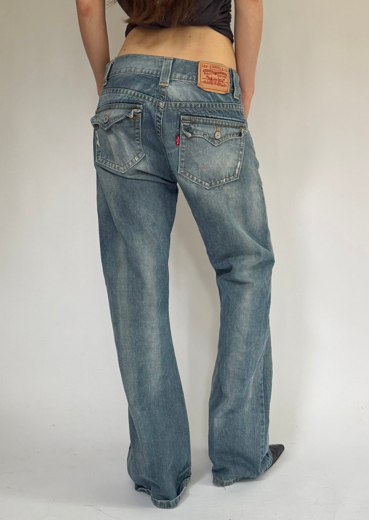 2010s LEVI’S low rise baggy trendy carpenter style pants