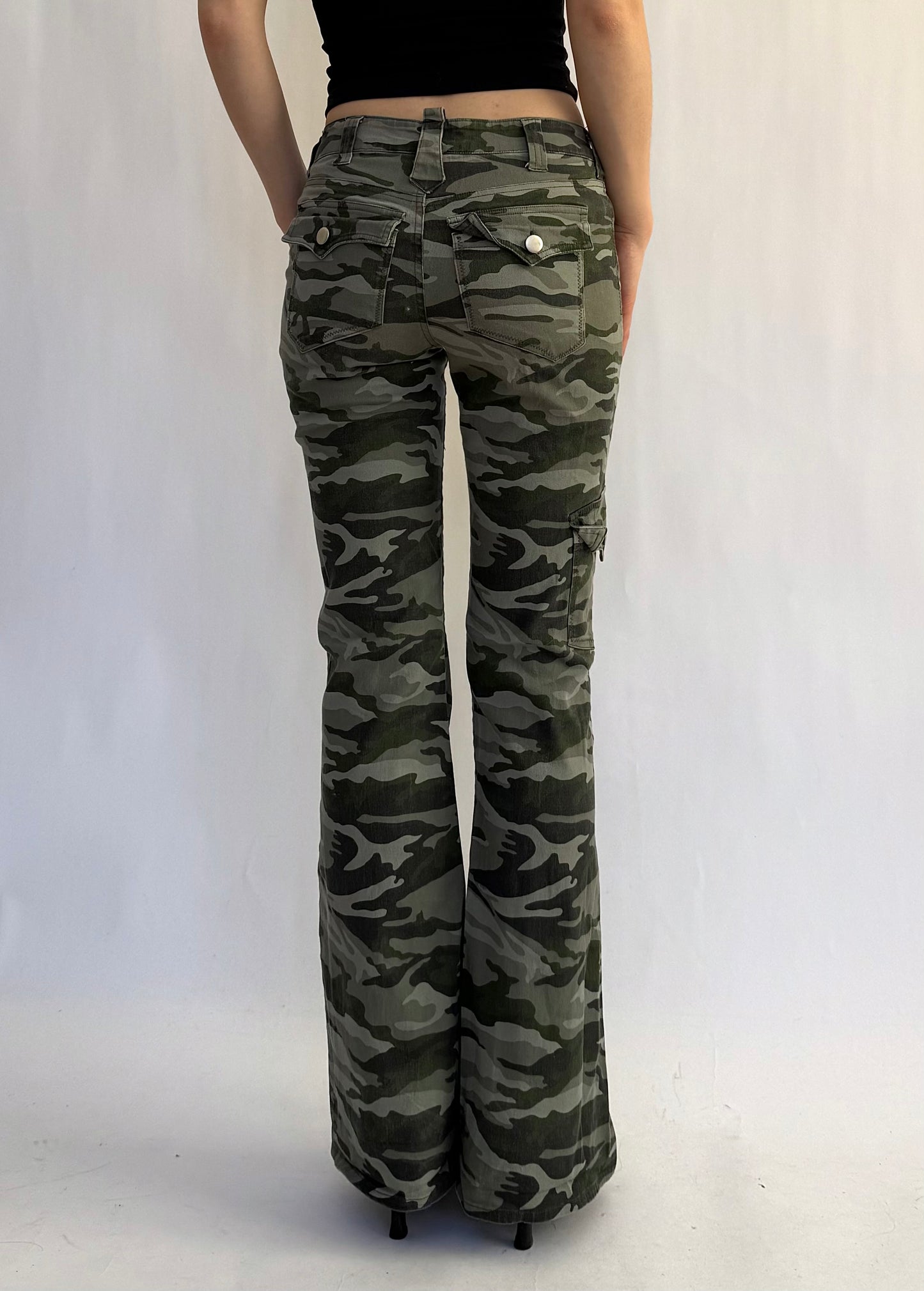 Y2K/2000s low rise flared camo pants