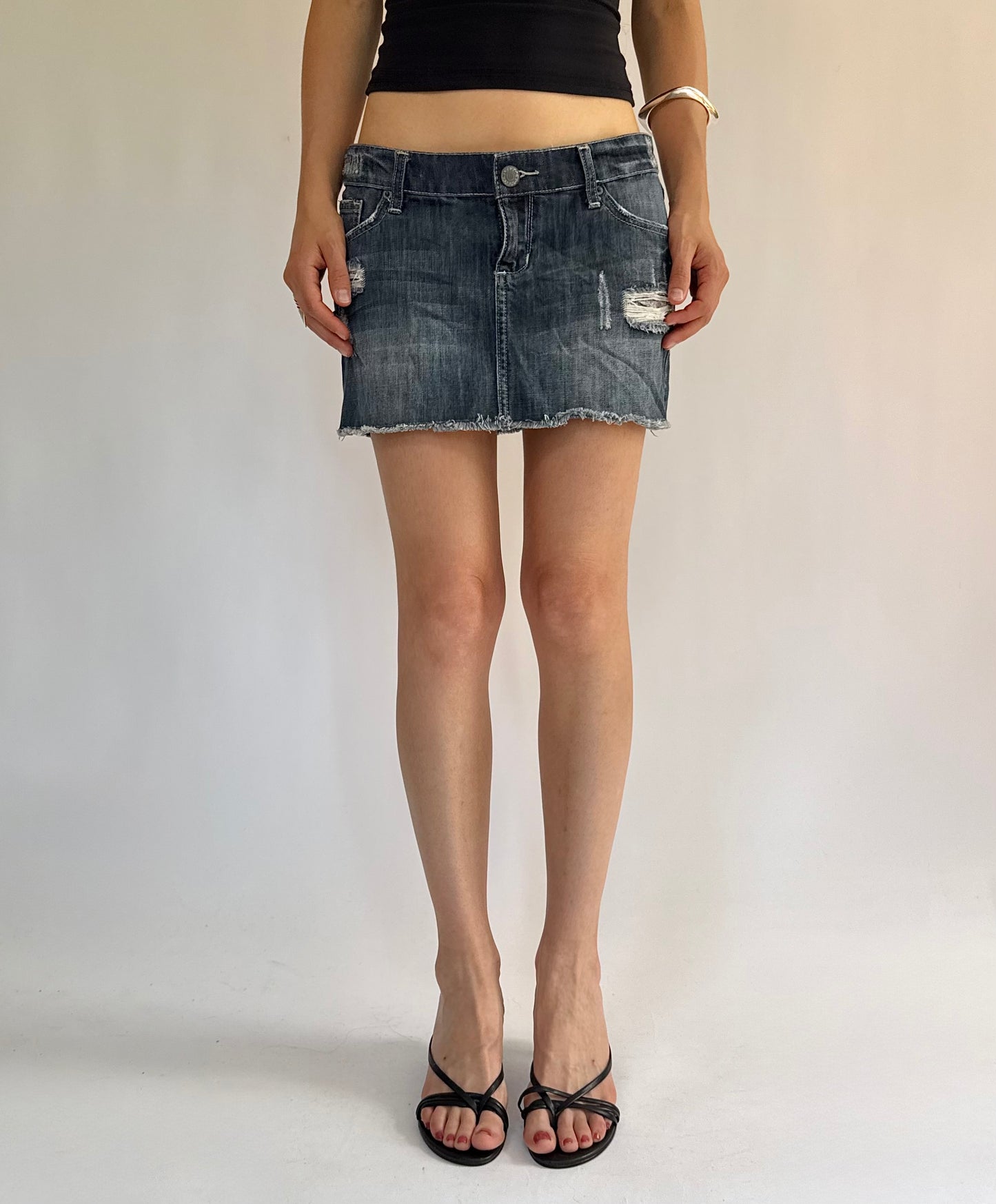 Y2K dark wash low rise mini denim skirt