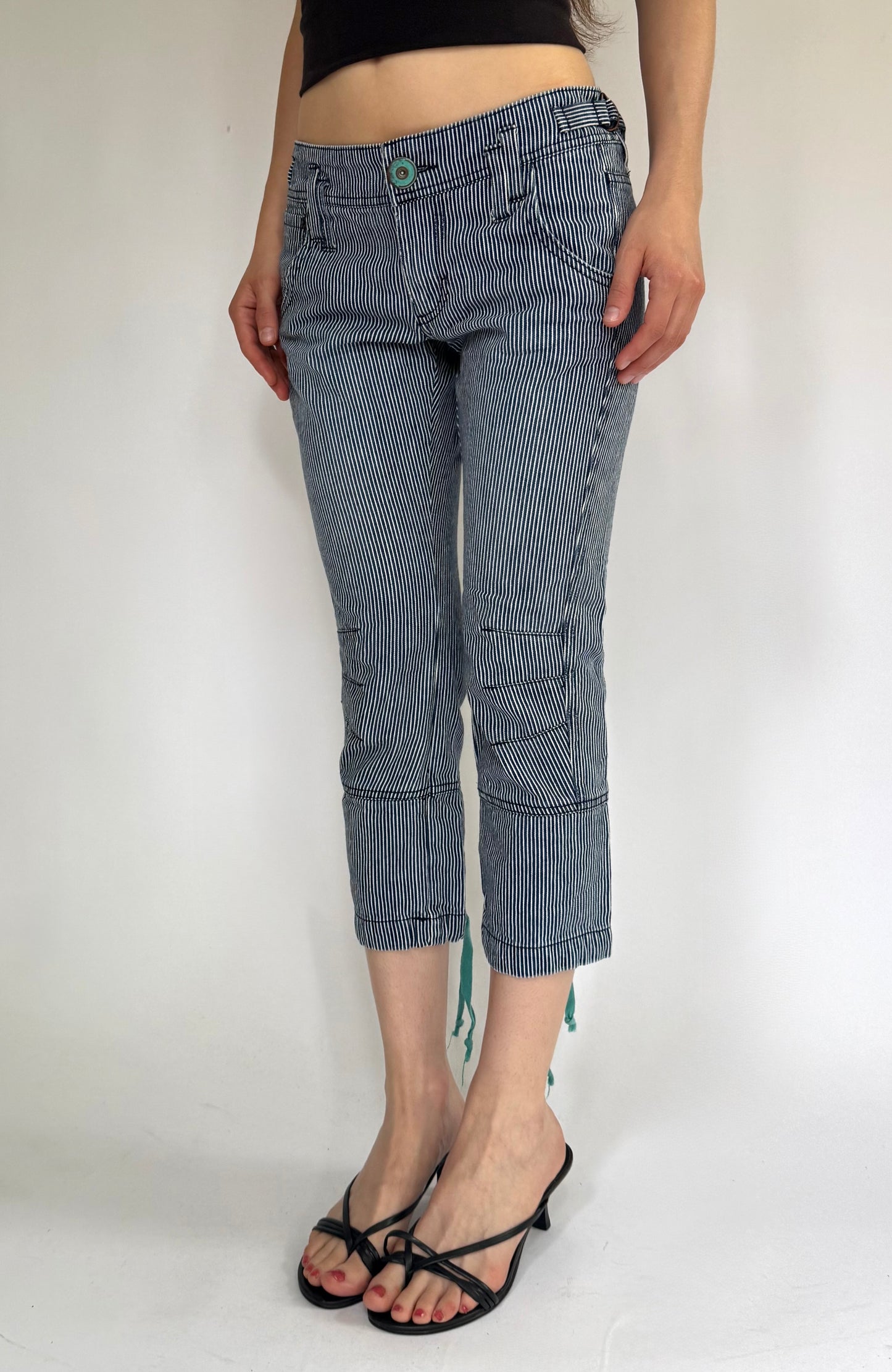 Y2K/2000s low rise pin-stripped capris