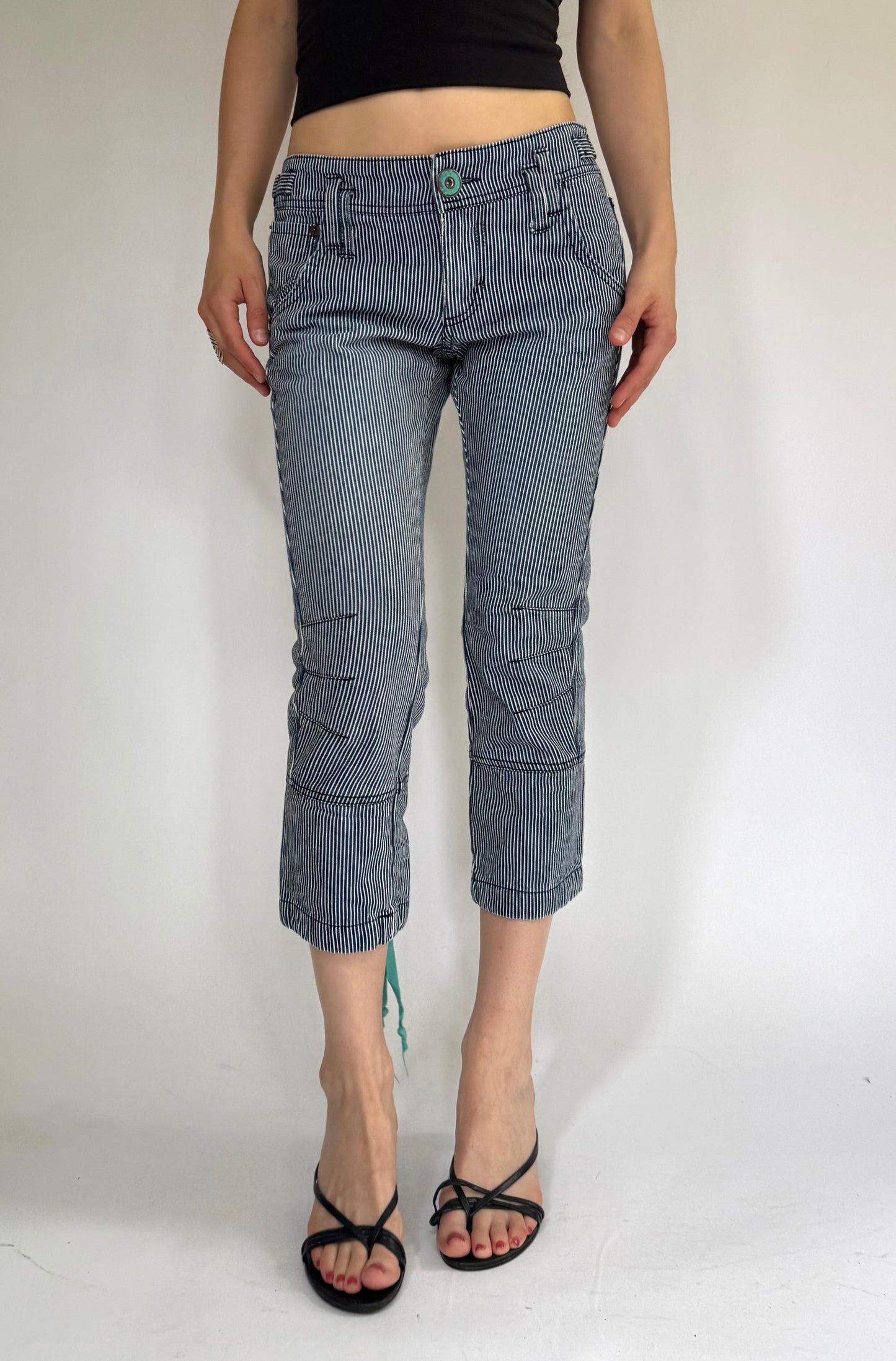 Y2K/2000s low rise pin-stripped capris
