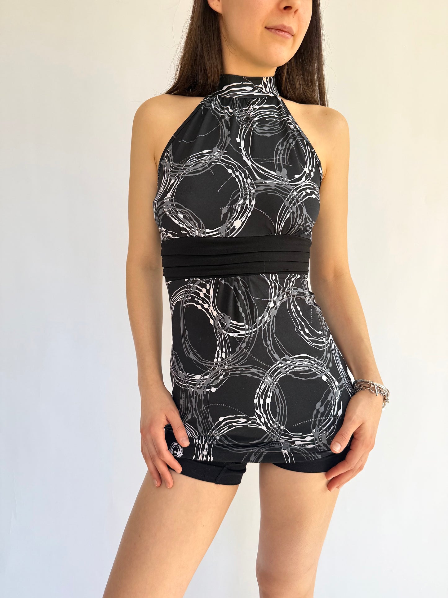 Y2k Black and white halter neck to with adjustable bust