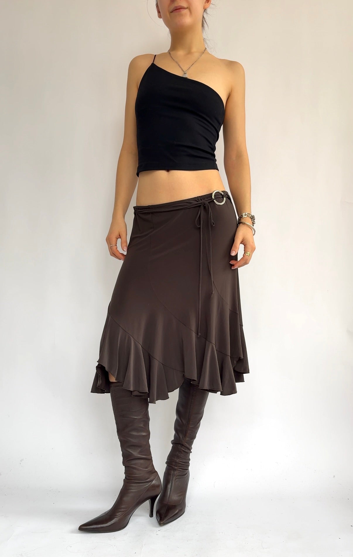 2000s skirt with ruffles and ring