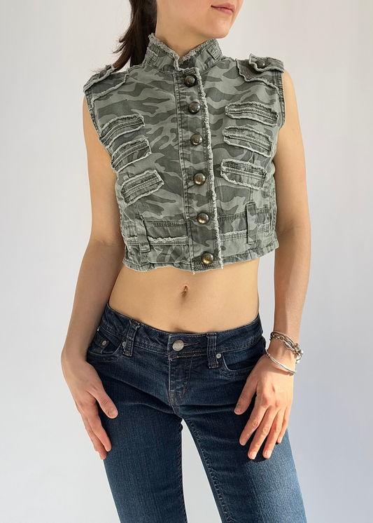 Y2k cropped camo vest with button up front by 725 originals