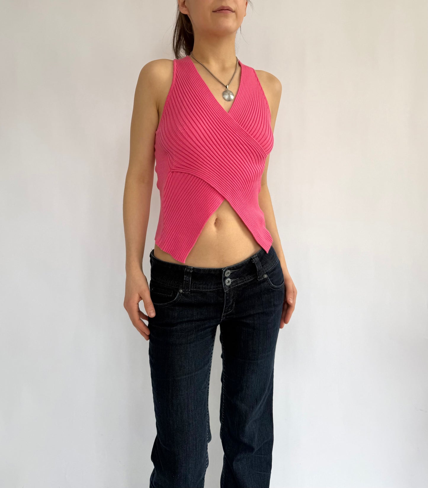 Y2k/2000s V-neck pink knit top