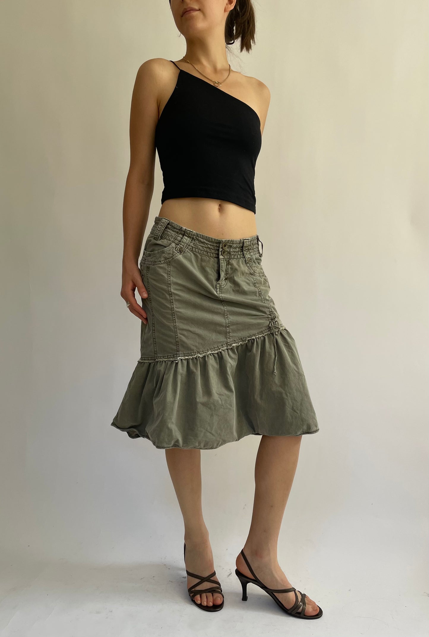 Y2K low rise detailed cargo skirt in size M