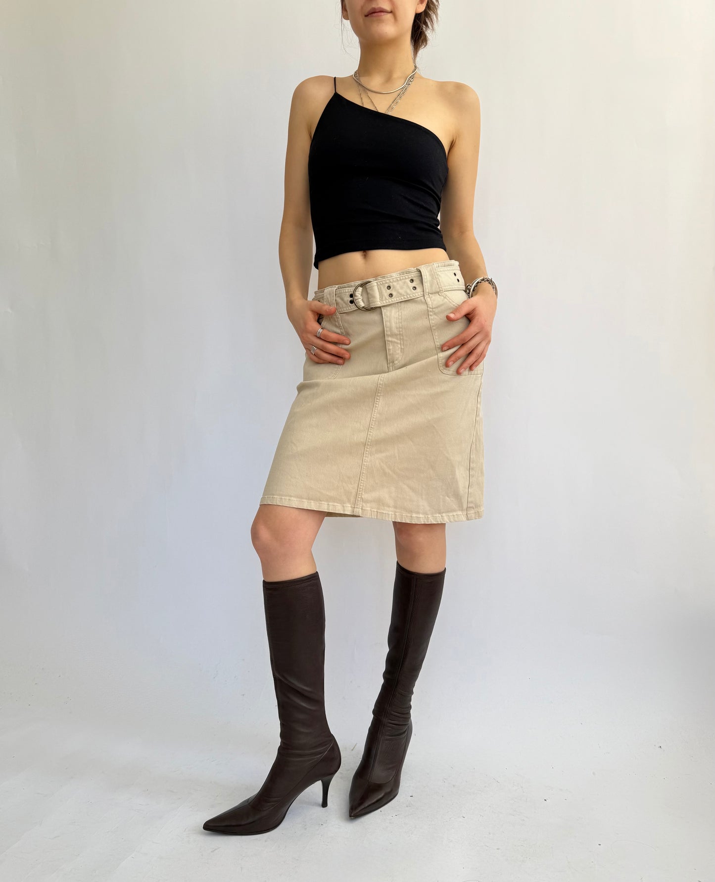 Y2K beige belted skirt