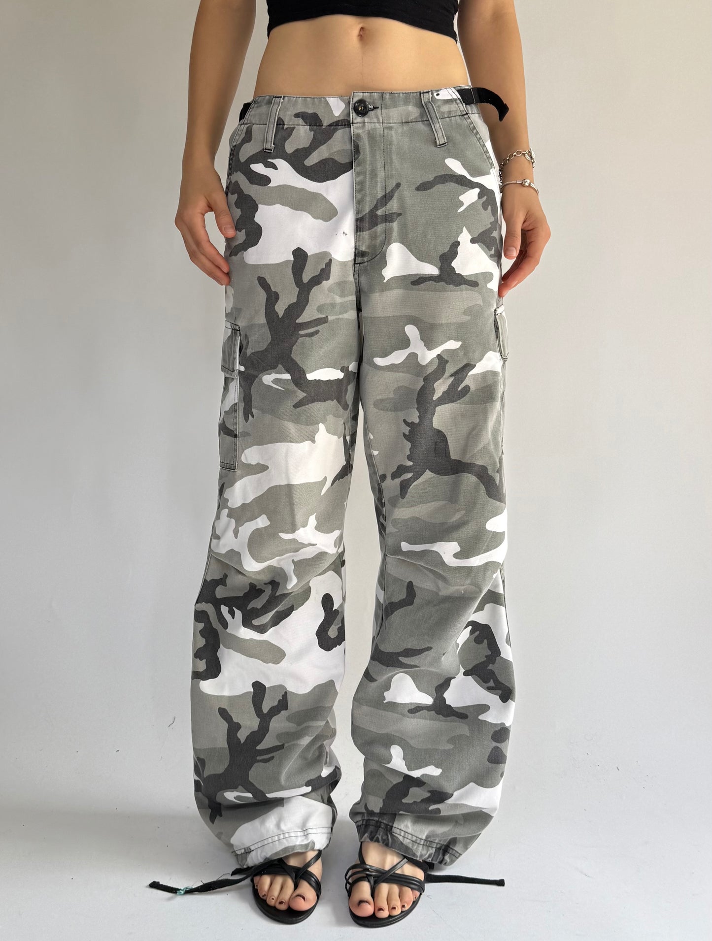Y2K  baggy camo pants