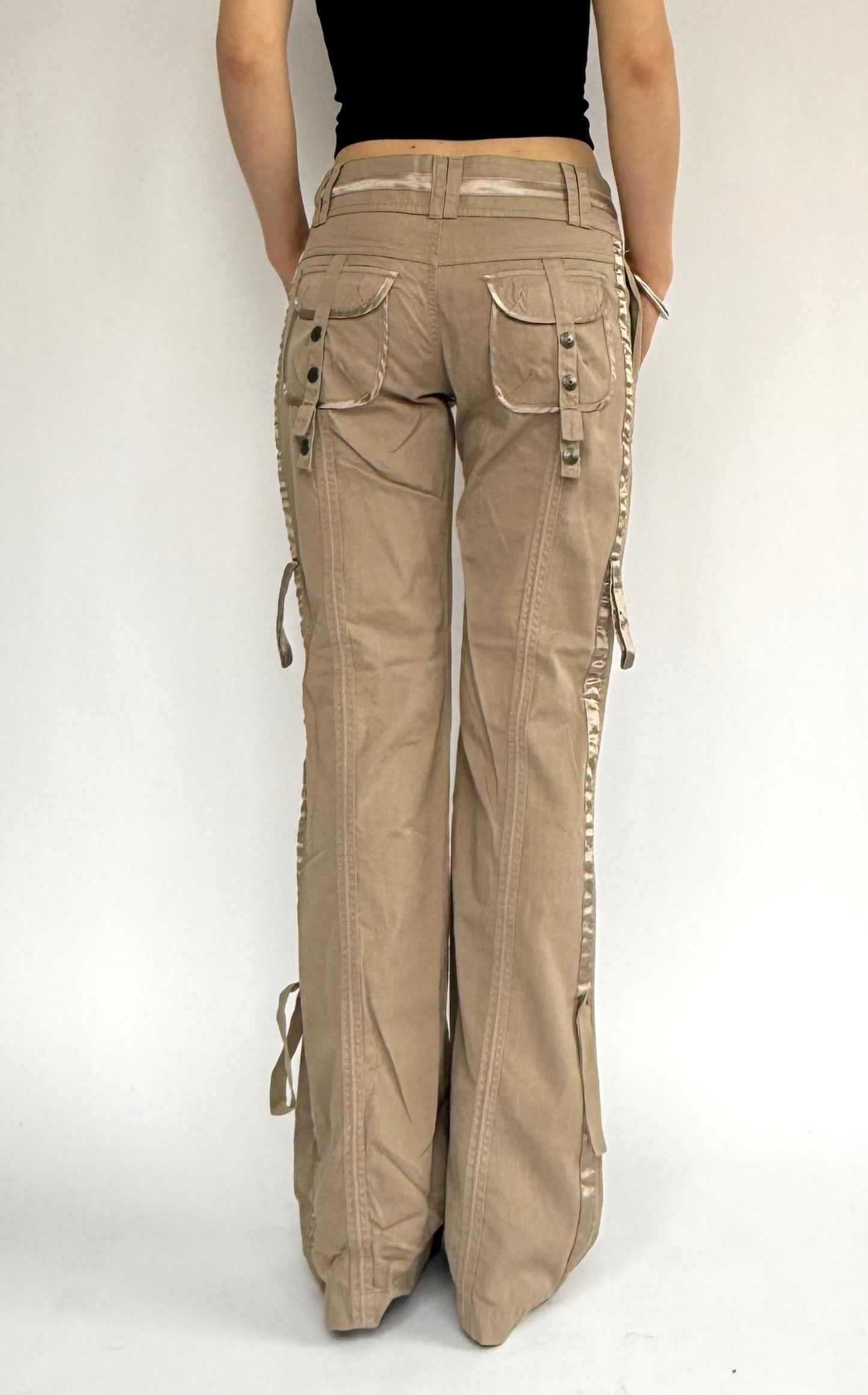 Y2k/2000s low rise tan wide leg cargo pants