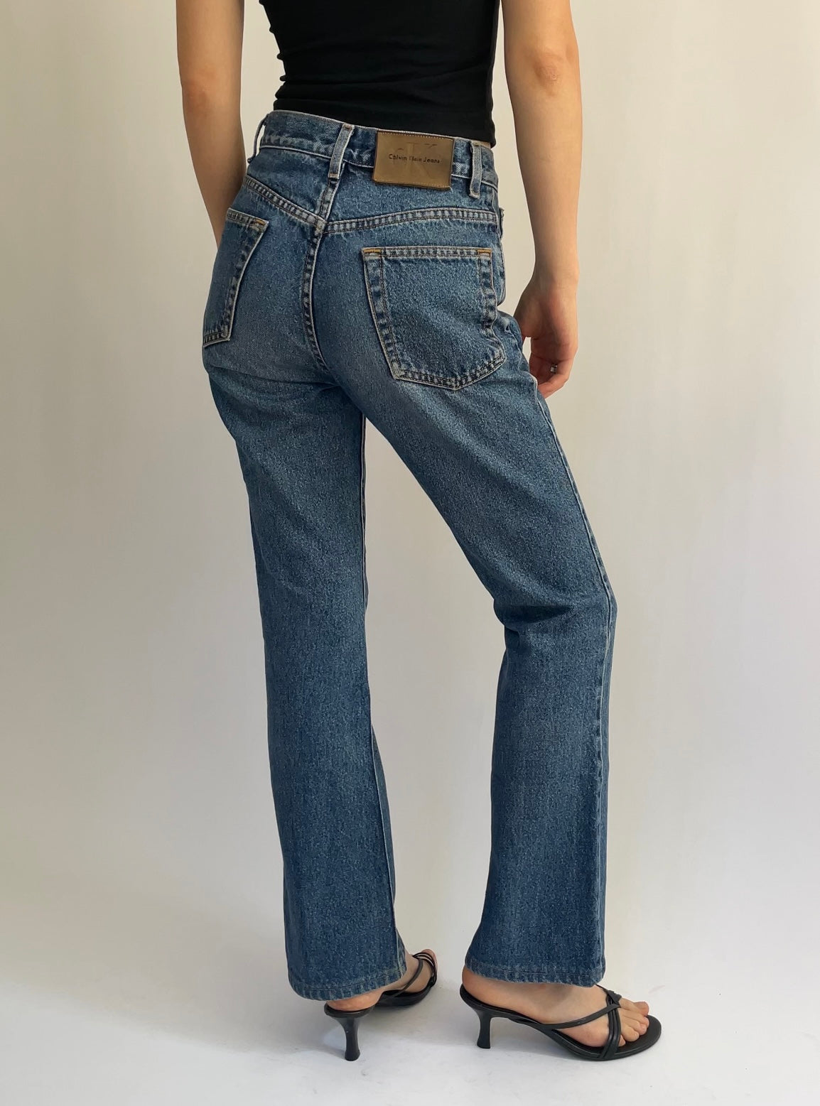 90s Calvin Klein high waisted jeans in size 25/Small