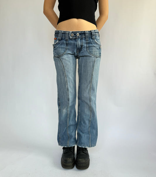 Iconic Y2K low rise jeans by pudding pants